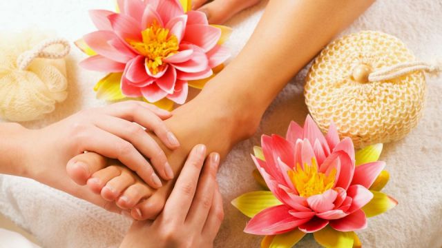 Reflexology and relaxing foot massage