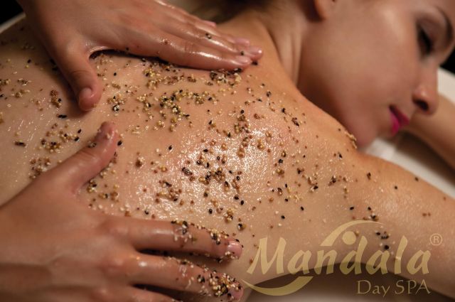 Ayurvedic body peeling